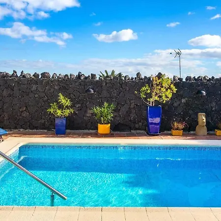 فيلة Puerto Del Carmen Sleeps 6 Pool Air Con Wifi *